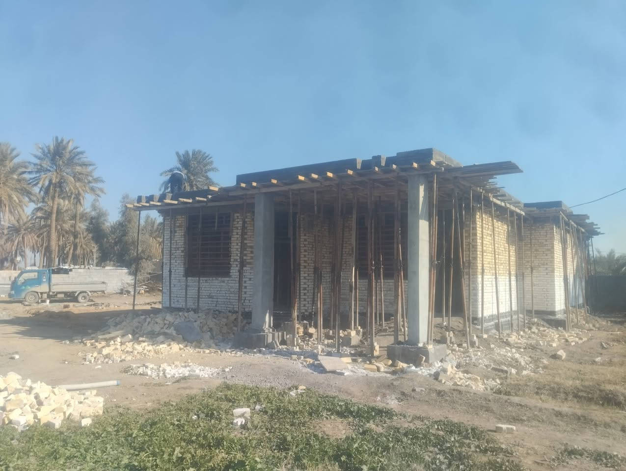 العمل داخل بابل وبغداد مقاولات عامه وكافة اعمال البناء والترميم وتسليم هيكل عظم أو تسليم مفتاح وحسب المدة الزمنية المتفق عليها #للاتصال خاص أو *********** أو ***********
