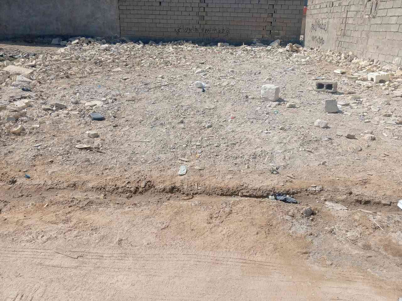 سلام عليكم متوفر قطعة أرض مساحة 150 متر طابو عراقي زراعي العنوان ابو الخصيب حمدان البز قرب جامع فاطمة سعر 24 بيهة مجال تصال على هذا الرقم بي واساب ***********
