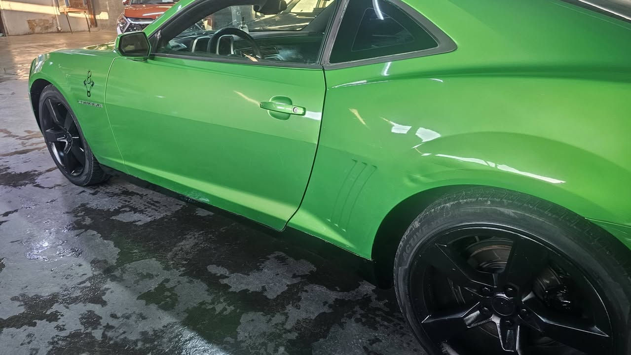 للبيع مع السياره
موديل ٢٠١١ كمارو فول مواصفات بيهه صبغ جاملغ وباب  
للإستفسار اتصل ***********
