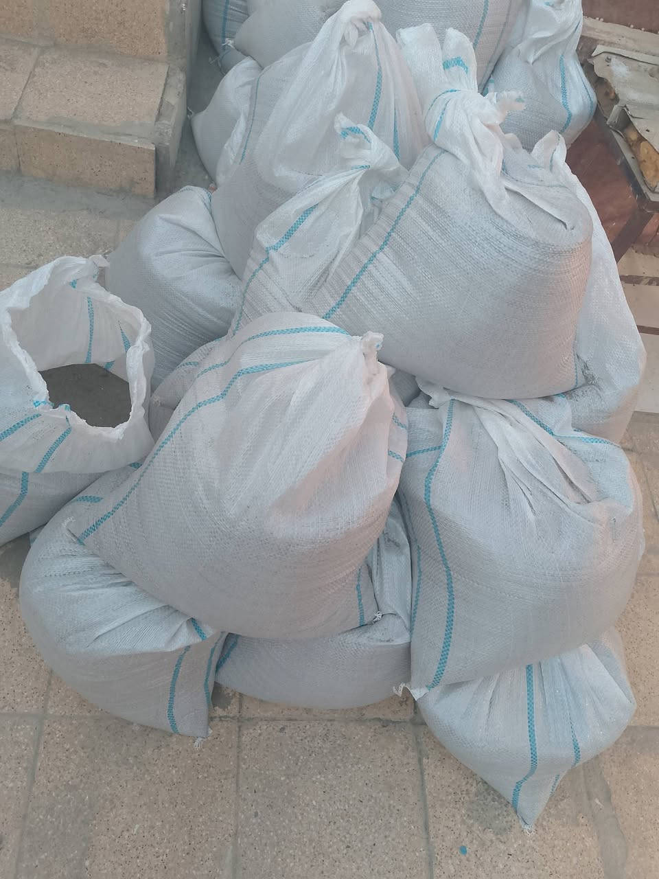 تراب حدائق مزيج كونيتين ب5 الاف داخل مختبرات صحيه  تراب بغداد معه اضافه مورد وأكو مقوي يصيرن كونيتين ب5 متوفر الان رقم الهاتف/***********
