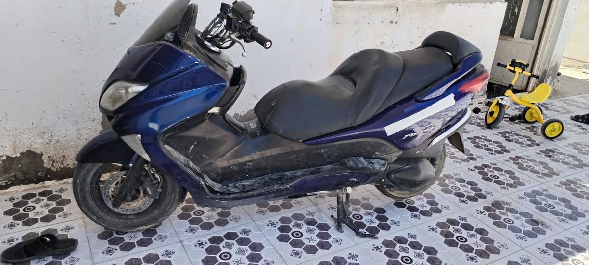 فورزه 08 بلاديه كير عادي و اوتماتيك
وسبورت كلها نضيفه السعر 900 وبيها مجال
مكانه ديالى ‏‪***********‬‏
