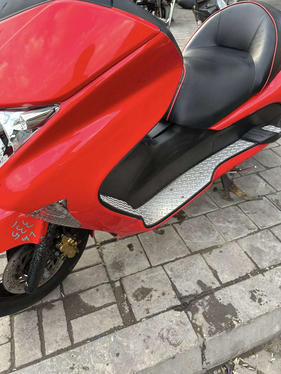 السلام عليكم فورزه بصمه جديده
دراجه فورزه بصمه جديده بل كارتون دراجه بحالت الوكاله فول دراجه كلها بلاديه اي نقص مبيها دراجه شلعه ومعدل كلجات فول دراجه لون مميز كلها مسستمه مضخم شغال اورق كامله كتلوك ورقت مزادها بصمتين دراجه مال جناي ابد ممتعوبه  دراجه مماشيه هواي شي قليل ماشيه مكفوله كفاله عامه من صبغ ومن الفتح دراجه بحالت الوكاله 

شراي يتصل ‭٠٧٧٢ ٥٣١ ٣٧١١‬
