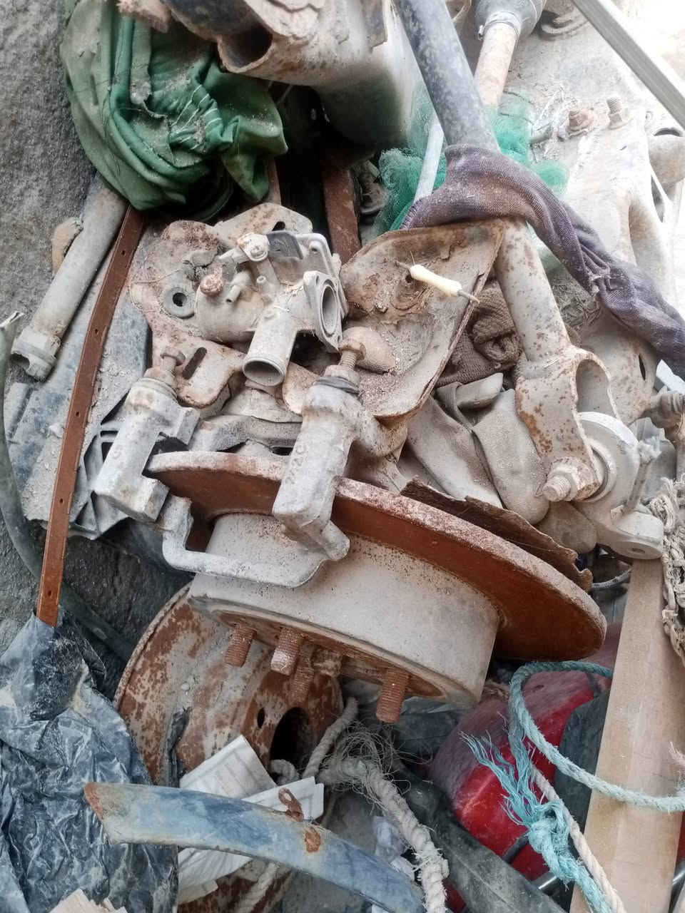 سلام عليكم عربانه وره مال جارجر مابيه شي كامله هيه وفلنجاته وفجوجه مكانب تنومه شط   سعر 225 بيه مجال بصيط ، رقم هاتف ***********
