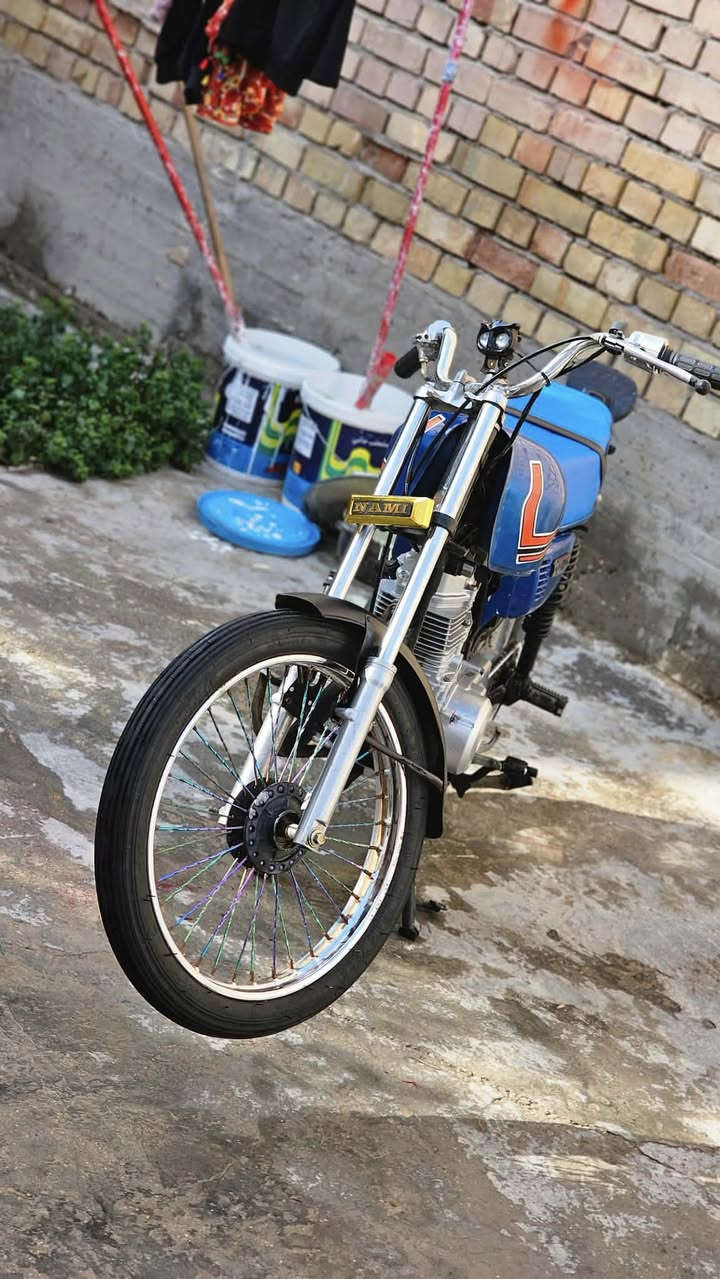 السلام عليكم دراجه تعمير نامه شلامجه كلك كلك كلك جديده ما عايزه كلشي كله  شغال جوزه لايت ضفيره جديده السعر 450 وبيه مجال مكان بابل سياحي رقمي ***********
