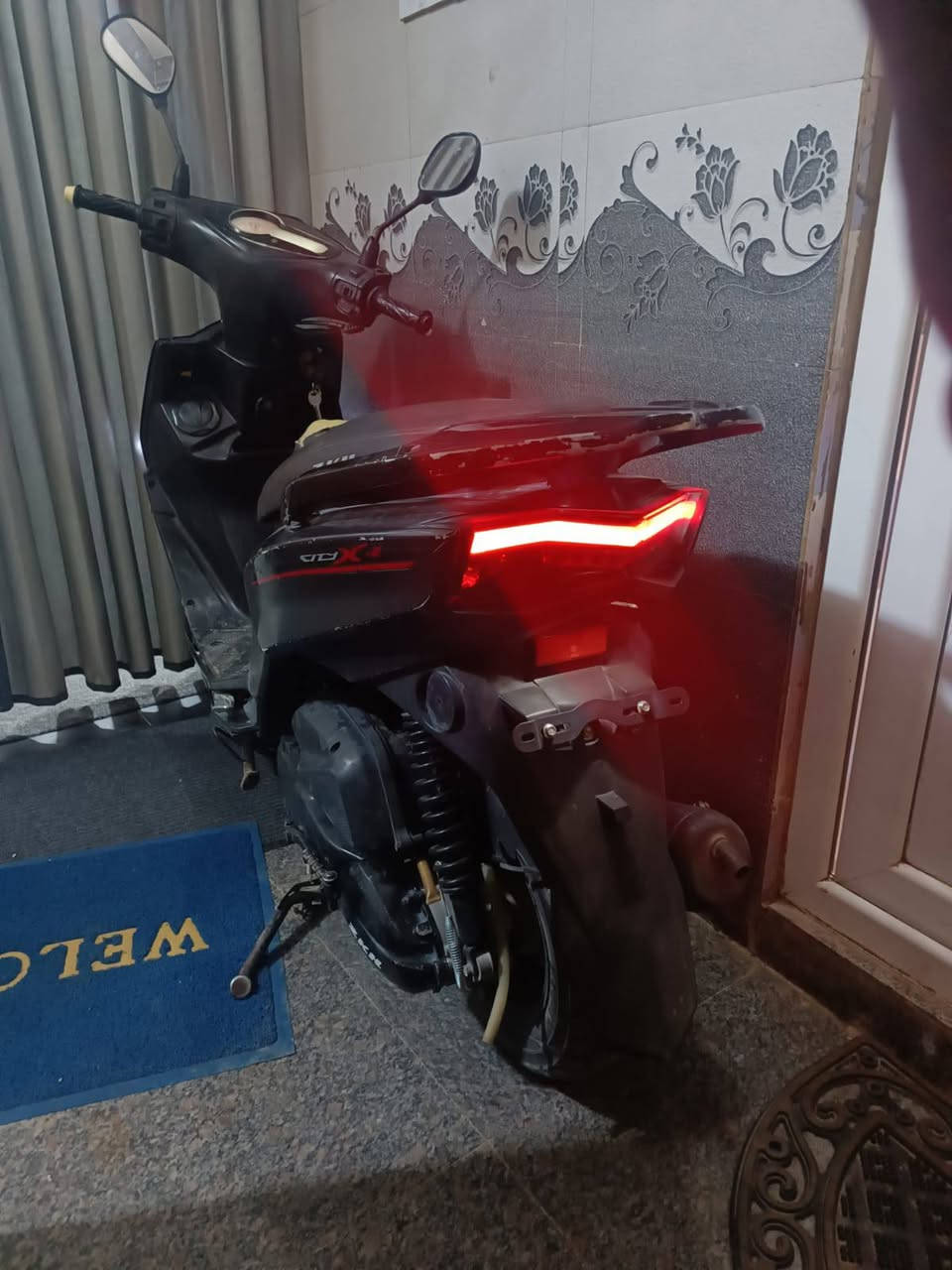 سلام عليكم سكنس موديل حديث كهربائيات شغاله كله شلعه اومعدل خير من الله رون مال عداد شغال مكان كربلاء قرب الچاير السعر خاص او واتساب ***********
