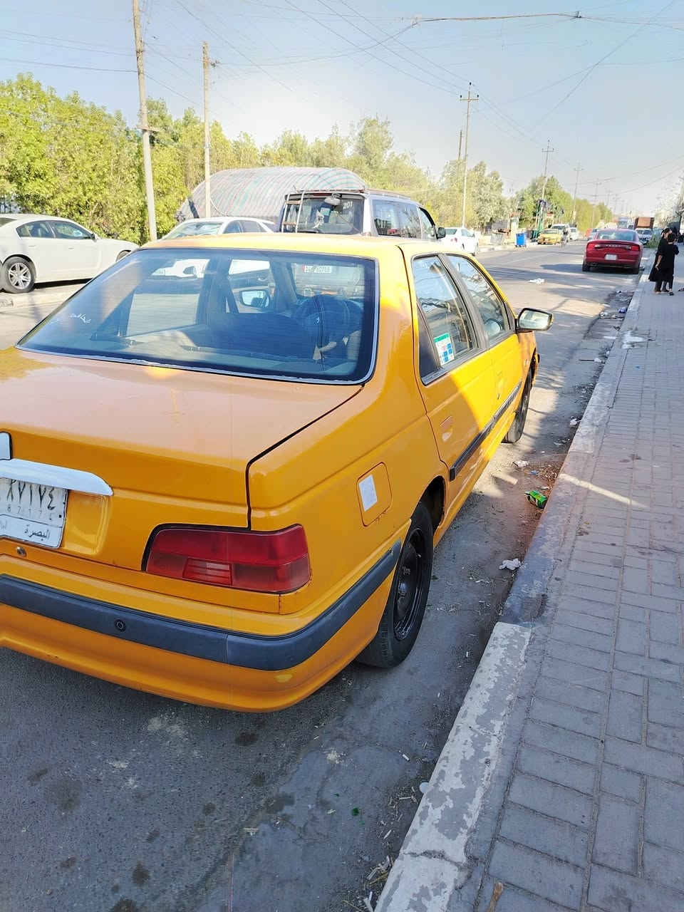 السلام عليكم بيجو بارص مديل 2018 مكينه وكير خير من الله حداديه جديده البدي شوف العين السيارة بيه معمله سنويه كامله بس ادفع هيه وغرامات على انا سعر 40 وبيه مجال رقم *********** مكاني بصره الأصمعي الجديد
