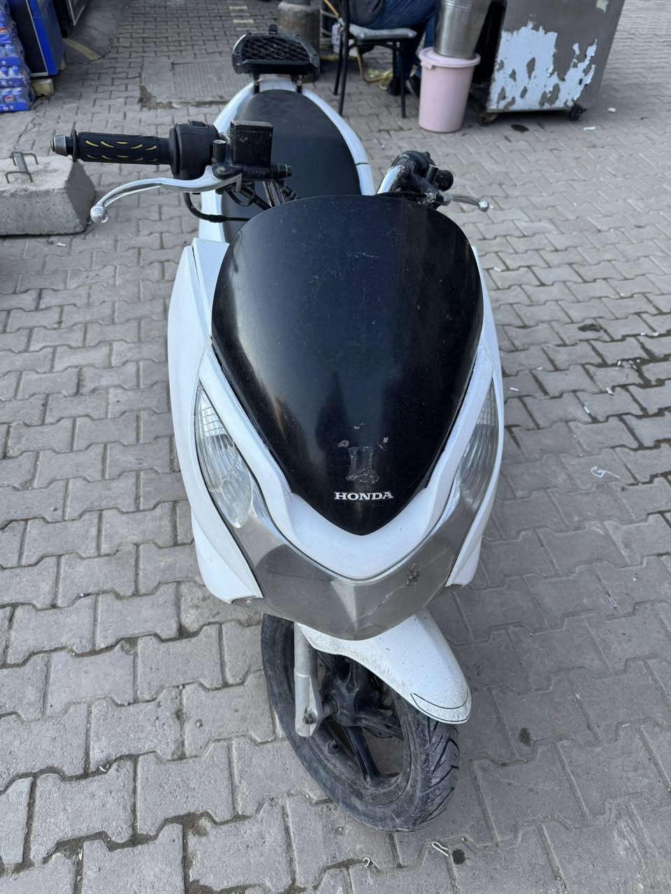 دراجه pcx للبيع موديل 16 دراجه كلش نضيفه عنواني بغداد المنصور للتواصل ***********☎️
