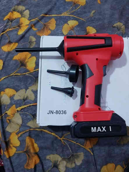 سلام عليكم مكنيه كهربائيه للسيارات مع بطاريه [MAX] السحب والدفع كلش قوي والعده كامله وتتحول الى بور لطرد التربه الاستفسار الرقم *********** ويوجد خدمه توصيل مجاني
