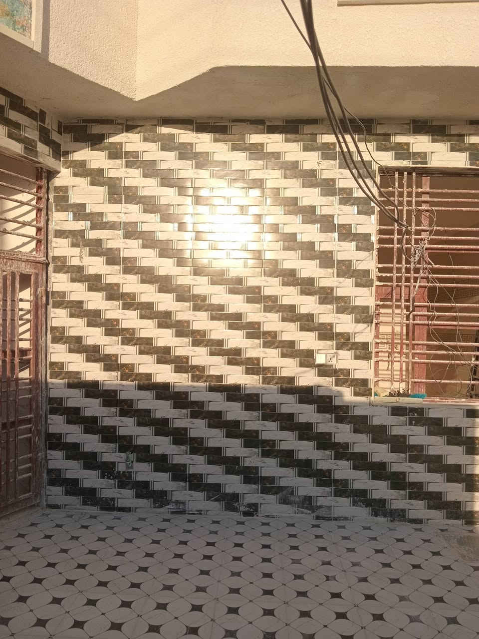 السلام عليكم 
عمل درجه اولى ٠٠ جدران بأنواعه ٠٠ ارضيات بأنواعها 
لبخ جص بورك تصعيد مواد رقم الهاتف ***********
