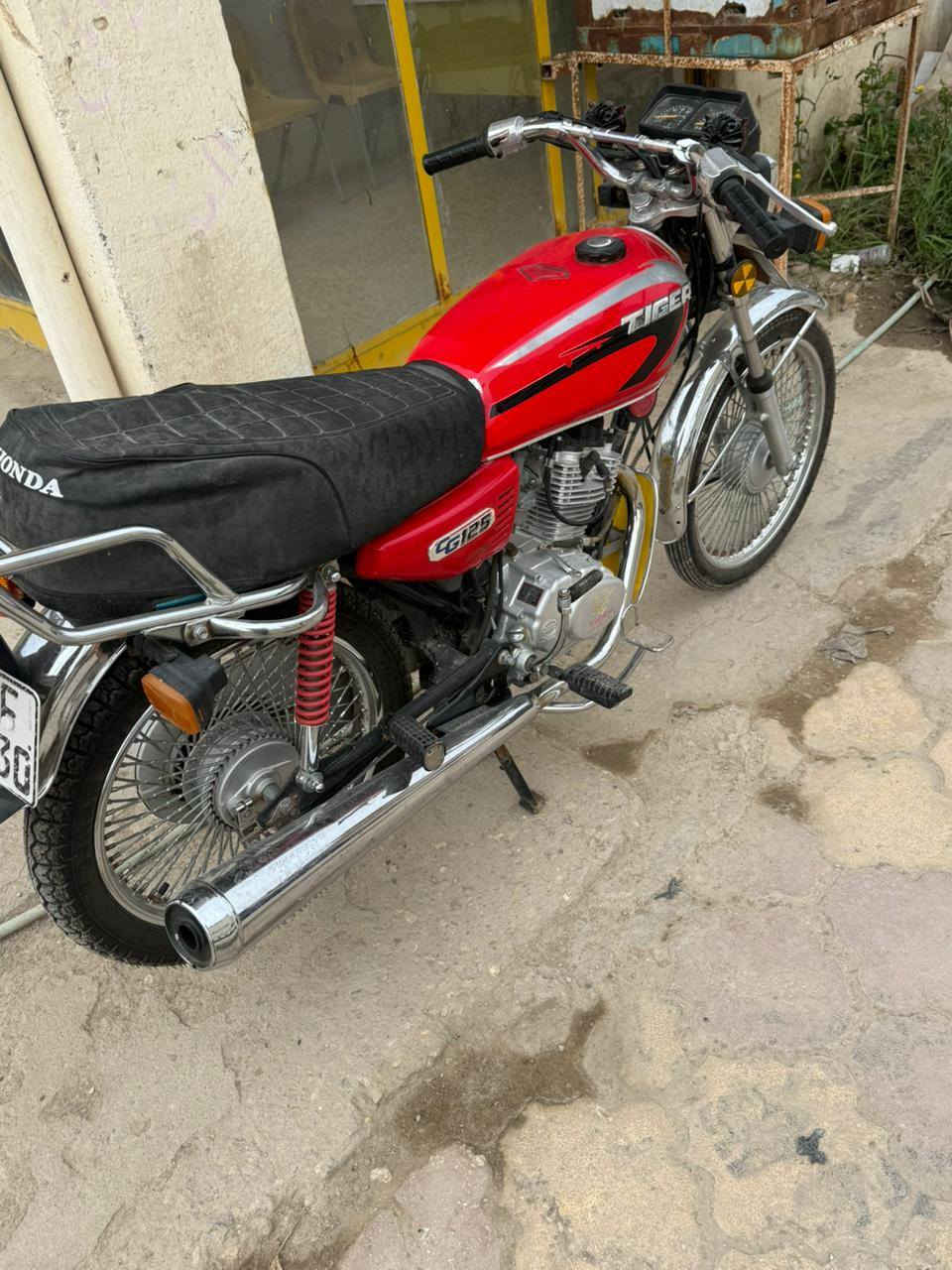 ع بركة الله
دراجة تايكر اربعة كير رقم انكليزي سنوية بأسمي مكفولة كفالة عامة موديل 2020 العنوان الديوانية قضاء الشافعية رقم التليفون *********** السعر مليون ونص وبيهة مجال للطيبين
