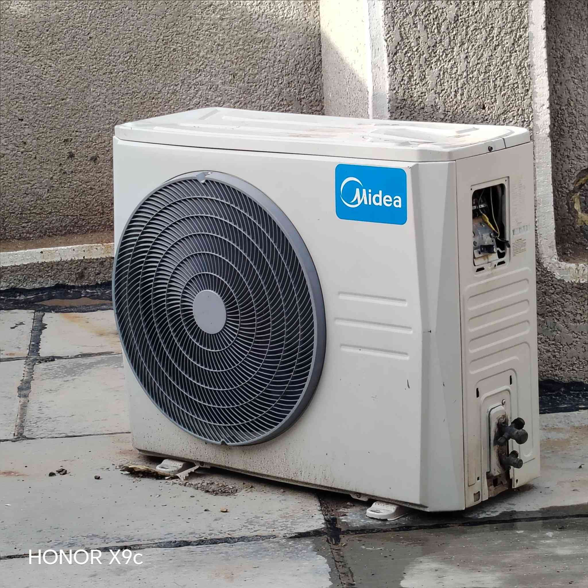 سلام عليكم سبلت ميديه للبيع نقص غاز الجهاز مستعمل نهايته ٢٠٠ الف نقص غاز ***********
