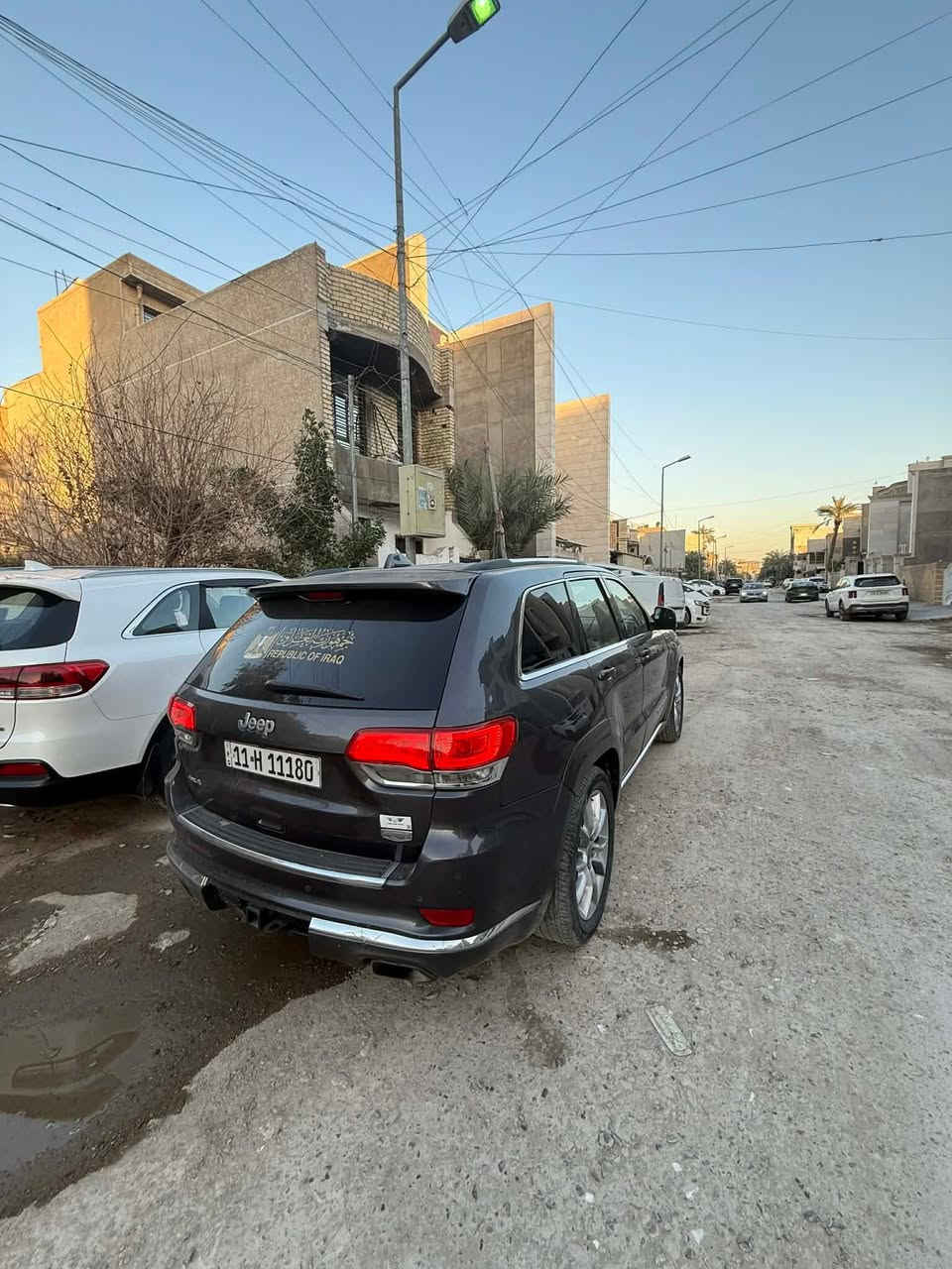 السلام عليكم للبيع جيب سومت ٢٠١٦
حادث قبق جنطة

 وبلعراق بيهة ربع البنيد موضح بلسونار 
⭕️بدون ايرباك 
السيارة اعلى فئة ام الجوبلس

⭕️فول مواصفات 

⭕️١٦ سماعة هارمن 

⭕️داخل عسلي

⭕️مواصفاتهة معروفة اعلى فئة

⭕️رقم بغداد مميز باسمي هزة وسنوية جديدة

⭕️السيارة عليهة ادامة

منضومة تبريد

منضومة مي

بلكات جدد

نوزلات 

مجاول 

حساسات صالنصة

جكات وماطور جدد

كلة جديد

نقص فقط صدر امامي شمعات + بوش

كير تبريد مكفول

مكينة عليهة بساتم ١٤ 

السيارة خير من الله تجي تشوفهة راح تعجبك 

بيع او ترهم مراوس بكورلا هايبرد فقط

مكاني بغداد

***********
