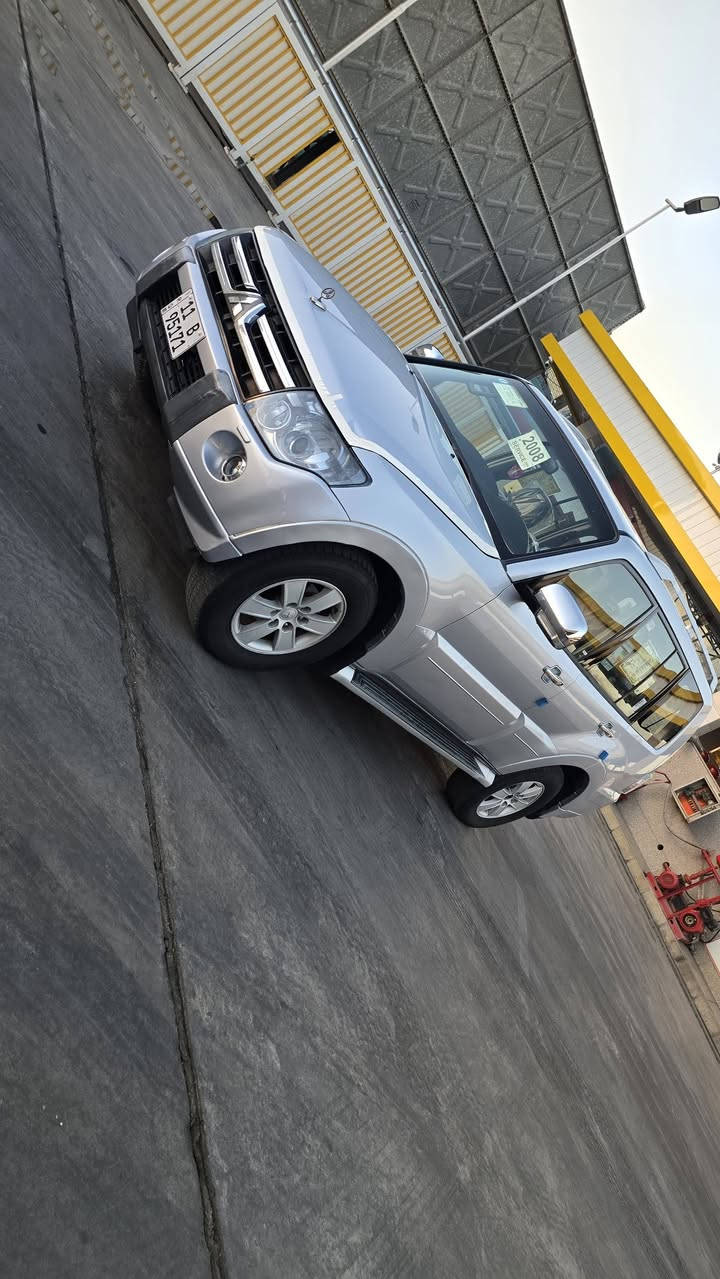 باجيرو حبتور2008  خليجي للبيع او مراوس رقم بغداد دولي 
فول موصفات فئه  GLS
١. فتحه سلايت 
٢. دمام خلفي
٣. كشنات جلد كهرباء 
٤. ويل كبير 
٥. مري شفط +مرايه نيكل + اشاير بلمري 
٦. يده نيكل 
٧. مكينه3500 /6
٩. ثلاجه داخليه 
١٠. داخل اسود ملكي
١١. ٧ راكب + ٣ قطع تبريد 
١٢. تحكمات ٣ جهات 
١٣. فورويل درايف
١٤. حساسات خلفيه 
١٥. سياره جديده 
 ٠١٦شاير ترحيب 
١٧بلوجكتر خلفي 
١٨. نظام مانع انزلاق 
 ١٩• ماشيه 150
٢٠• بلاجكتر زنون 
٢١• الايت زنون 
٢٢• كشنات تدفه تبريد 
 السعر120 وبيها مجال قليل للتواصل      ***********مكان السياره بغداد الشعب
