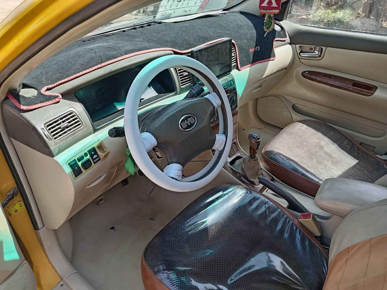 السلام عليكم بيوايدي موديل ١١ رقمه قادسيه مصفره سنويه لل27 كير عادي مكينة ميسيبوشي السعر ٣٢ وبيه مجال قليل مكانه بابل قرب العلويه شريفة ع *********** بي واتساب
