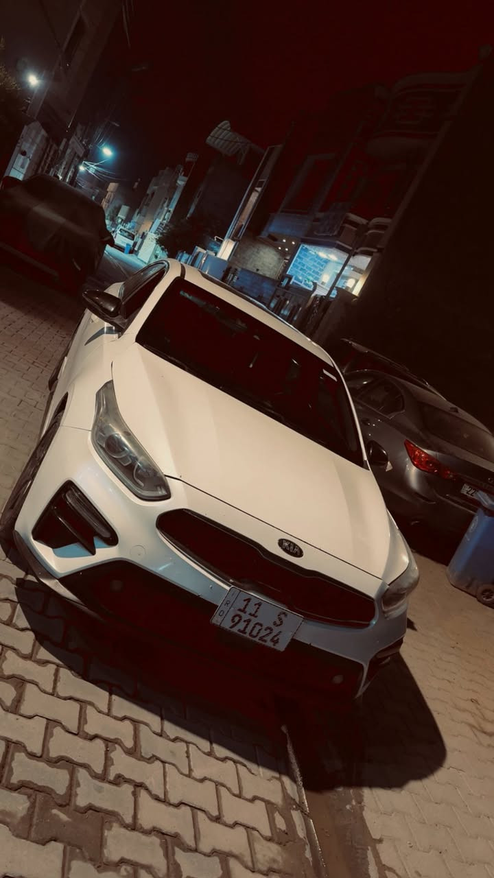 السلام عليكم / للبيع فورتي موديل ٢٠٢١ جيتي لاين فول مواصفات 
المواصفات :
اللون ابيض
بصمة تشغيل
فتحة سقف
رادارات جانبي
بصمه ابواب
كامره خلفيه
كاربلي
تحديد مسار
مكينه ٢٠٠٠ دوش
كير cvt
تحكم ستيرن كامل
٣ انظمه للقياده (sport, normal,smart)
تبريدها ثلج 
ماشيه ١١٢ الف
حادثها ربع البنيد والجاملغ بدون دواخل
سونارهه جديد مرفق بلمنشور
هزه جديده وسنويه جديده السياره بأسمي تحويل ثاني يوم
رقمها بغداد 
السعر ١٢٥ وبيها مجال للشراي
العنوان / بغداد - الصليخ
الهاتف /***********
