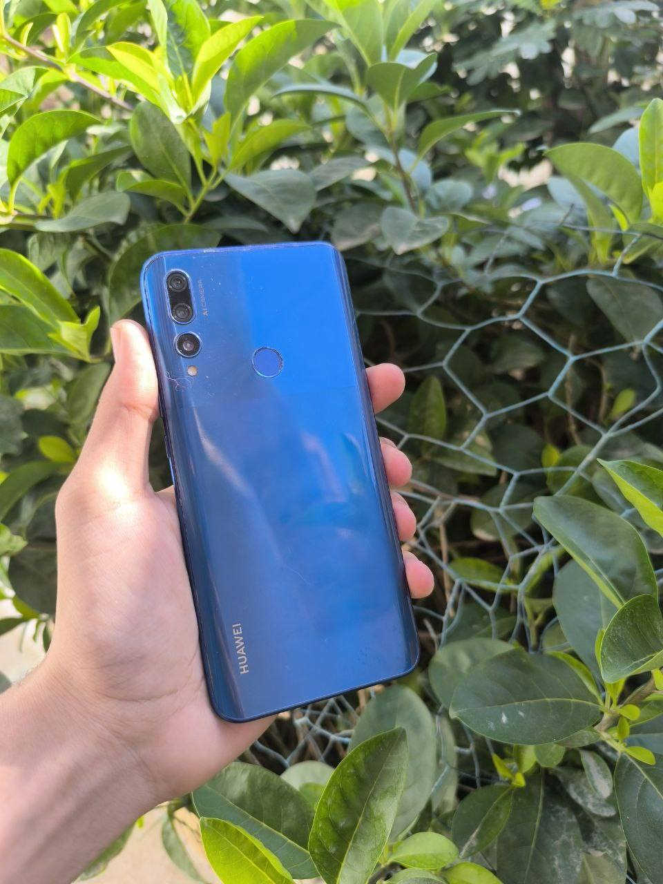 هواوي Y9 برايم 
ذاكره 128 
مكفول من كلشي 
مبدل شاشة اصلية 
سعره 45 الف 
مكاني كوت زين القوس 
***********
***********
