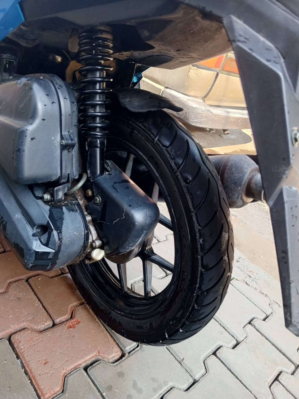 يا الله سلام عليكم دراجه ct5(صيني) 
دراجه خير من الله 
سعر 300وبيها مجال قليل حك جيه
***********
العنوان بغداد الحسينيه مسقط شارع القاضي
