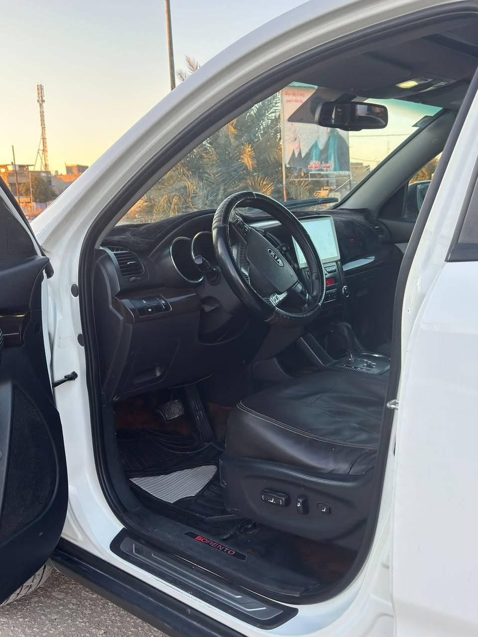 سلام عليكم
كياه سورنتو 2012 خليجي بيه صفحه رش بدون معجون مكفول من ضربه محرك ٦ سلندر مكفول هو الكير 
موصفات سياره فول الخير
بنوراما
كشنات كهرباء

سبعه راكب
شفط مري
رادار ات امامي خلفي
زاد جوانب
لايت زراكه
تبريد تلث قطع🥶
تحكمات سترين
فور ويل
صدر جاهز لخير
تخم تاير جديدي
سعر سياره 140وبيه مجال قليل
وهاذ رقمي ***********
شراي يتصل ويدلل
