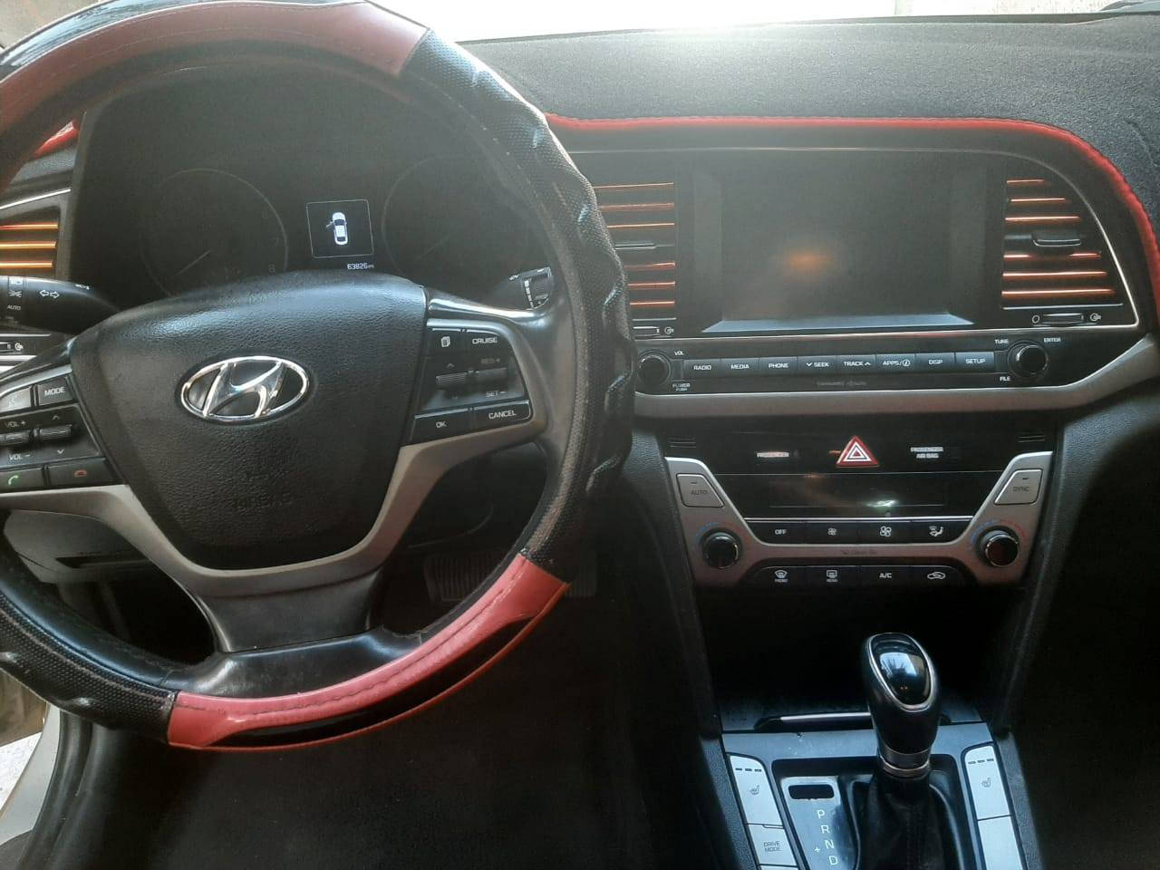 سلام عليكم سيارة الانترا صفراء 2018
مواصفات فول نضيفة 
بصمه 
بانوراما
سيارة ماشيه ٩٠ 
سنويه جديدة 
هيئه مصفرة 
السعر ١٢٣ ورقة وبيهة  مجال
المكان غزاليه هياكل 
الرقم صاحب سيارة ***********
