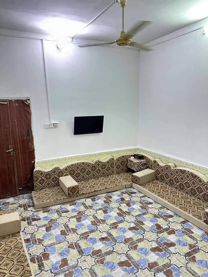 السلام عليك 
العنوان شارع سايدين زديناويه مقابيل الجامع الثاني شارع مدرسه الألباب
ومن جيهه السفينه شارع القيثاره السعر خاص
لتواصل وات ساب أو الاتصال للرقم ***********
