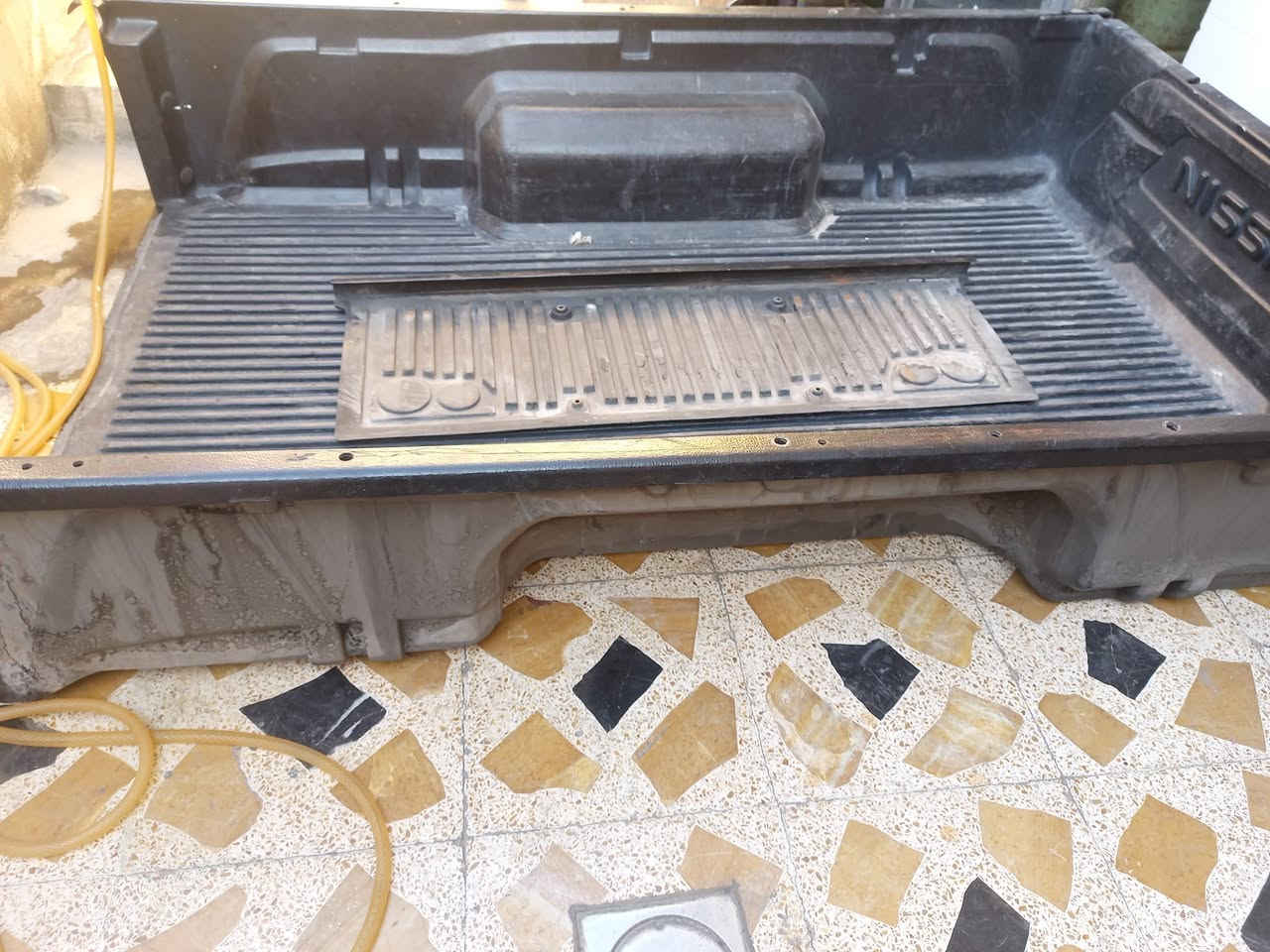 ناو بؤدى نيسان ٥ قولاب بؤفرؤشتن
بؤ زانينى نرخ ***********
