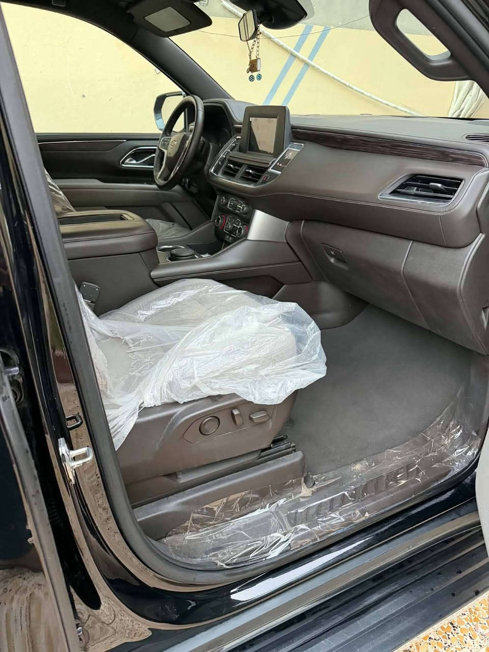 تاهو 23 LS بجم البريمير حتى الويل مال بريمير حجم 22 
( مكفولة كفالة عامه ) عدا بارد بسيط جدا بالجاملغ الخلفي عكس السايق رقم بغداد تحويل مباشر ((بدون اي مراوس 
ماشية 57 
محرك 8 سلندر 5300
المواصفات معروفة مال ال LS
• بصمة تشغيل وأبواب تشغيل عند بعد
 بصمات اصليات ثنين موجودات ومالكها يمي بالحلة 
السياره كلش جديده جدا بمعنى الكلمه مكانه بالحلة مركز 
السعر 457 بيها مجال بسيط جدا وجماعة ال 44 لمع احترامي لكم لتعلقون 
مالكها يمي بالحلة كوبل اوديك عليه 
السونار مرفق بالصور مع ذالك الا تسوي سونار جديد 
للاستفسار ***********
