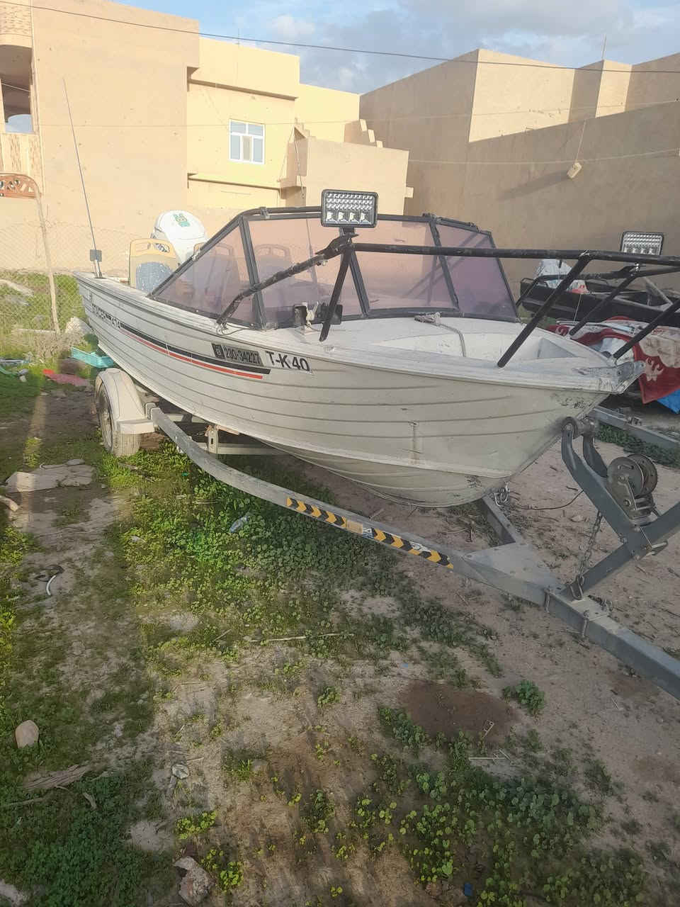 السلام عليكم
زورق جاهز اللمنيوم
محرك ١١٥ 
مامفتوح
السعر  ٨٠ ورقه
رقم الموبايل 
***********
