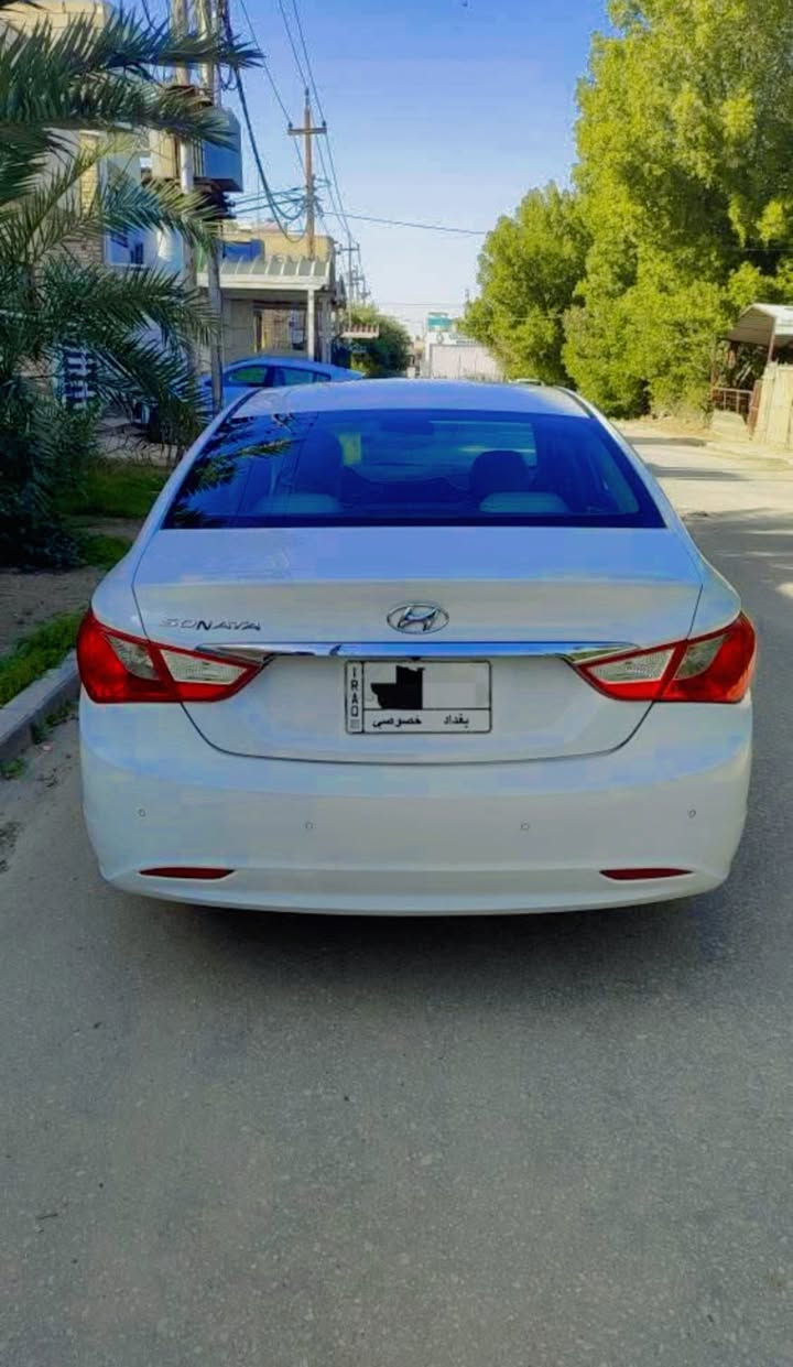 سلام عليكم سوناتا موديل 2013 خليجي فول عده  الفتحه داخل ابيض
رقم بغداد 
حجم المحرك 2500 كبير دوش المرغوب 
السياره فول
بصمة ابواب لمس  
 
- كشن كهرباء  
- كشنات تدفئة تبريد
- 4 رادرات امامي وخلفي وجانبي + توقف تلقائي
- اشاير في المري + نفطة عمياء في المري
 + تحكم عام على السياره
- سستم صوت 
- لايت امامي زنون ثلجي فد شي
- هاندبريك بصمه + اوتو هولد للتوقف في الازدحامات
- شاحنة طوارئ شحن سريع
     منفذ USB امامي خلفي 
كامرات امامي خلفي 
شاشه جديد 
- نظام المساعده على الاصطفاف
- ويل يخبل
- ⁠ تايرات جديد 
- 4 وضعيات قياده 
- نظام تحديد المسار 
- مثبت سرعه 
- كير فول  
سعر مناسب جدا 
 استفسار اكثر ومعرفت السعر  اتصال  عله 
الرقم ***********مكاني بابل حله
