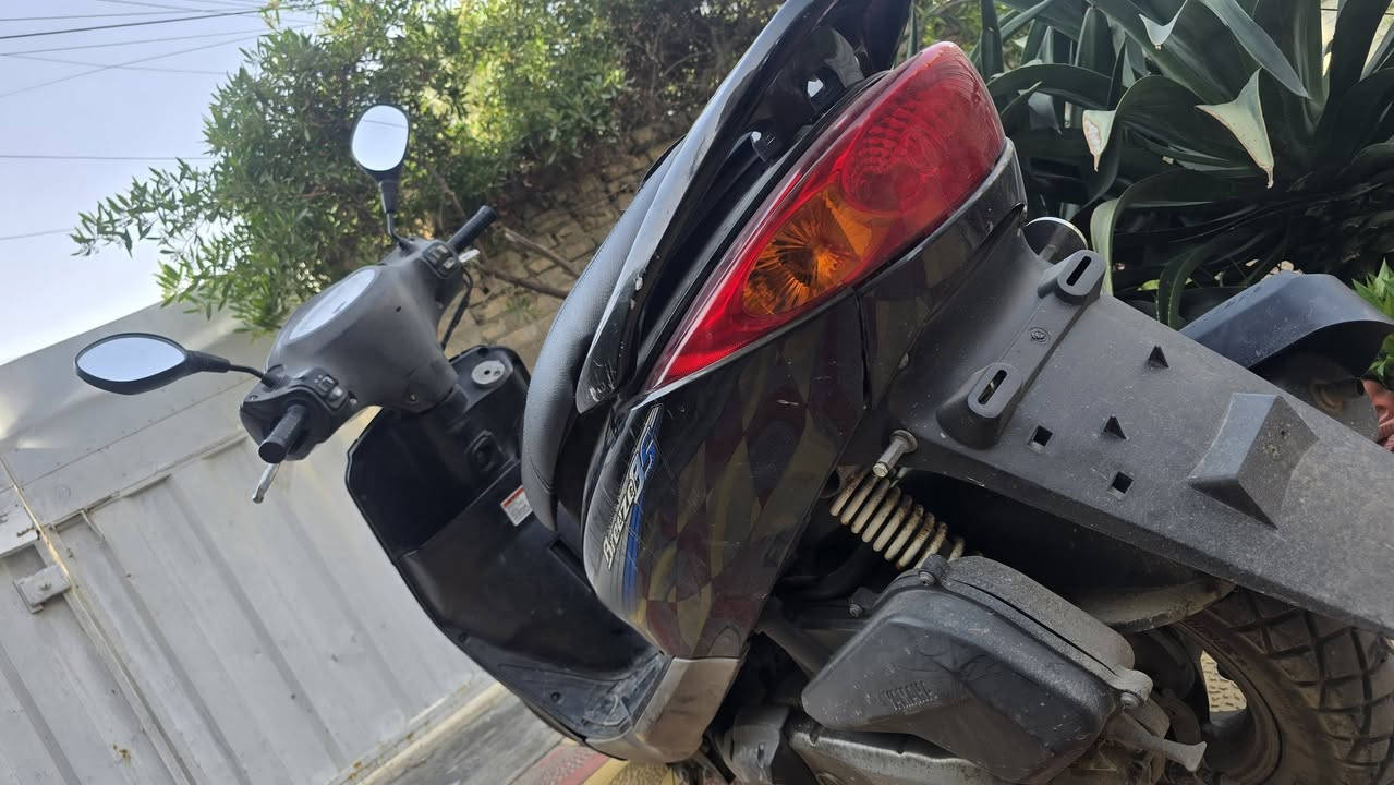 بريز ببغاء ياباني نوزل كله شغاله اي نقص مابيه نضافه فول دراجه جديدة لوك السعر مليون و ٢٠٠ بغداد الزعفرانية  *********** وشرط البنزين كله محسن
