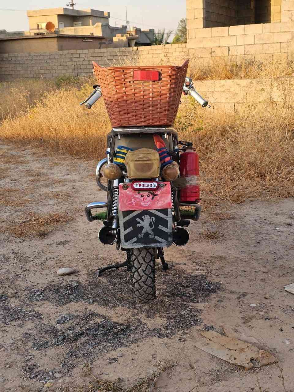 الموطور البيع جني دبل بلك موديل 18
محرط شرط ما مفتوح ولا صرف ولا تبخير 
كهربايات كله شقاله 
دبلات شقاله 
وياله جديده تواير جديده 
السعر 650 وبي مجال 🫴🏻
العنوان ناحيت الزاب 
الستفسار خاص موجود 
***********
