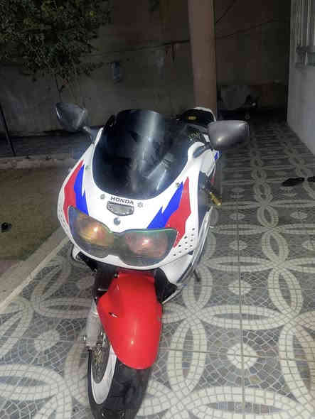 بطحCbr919للبيع محرك مفتوح سعر 15او بي مجال ***********
