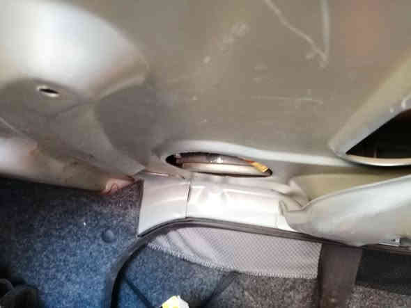 السلام عليكم
بيجو ٣٠٦ بلاديه بدون صبغ جراد بسيط بداية القماره
أتصور يروح بالبولش 
رقم بغداد مشروع وطني بإسمي شرط التحويل سنويه لل٢٦ الشهر العاشر
كير محرك نظيف تدفئه وتبريد كومبرسر جديد فريز جديد راديتر تدفئه جديد؛
كشنات بلاد نظيفه
برده خلفيه بلاديه حداديه نظيفه تصير بيها شويه رجه بالمعدل بيها ويلين عوج
لايتات تصعد وتنزل كهرباء
جام أمامي كهرباء
سنتر لوك ريموت بلادي
سبير ٢٤ ساعه نازل لان السبير يصير جوه الصندوك زوج تاير جديد وزوج نص عمر
كهربائيات كلها شغاله
داينمو ياباني ٩٠ امبير 
بس كشافات الدعاميه مكسوره وأيضا تشتغل 
مكفوله من الضربه القويه والصبغ.. 
وكل هذا وتجي وتشوف وتفحص بعينك .. 
سعرها ٤٧ وبيها مجال قليل
طبعا صورت السياره بدون غسل والصندوك جديد بلاد بس بيه غراض ومصورته
المكان بغداد المنصور الوشاش متواجد فقط بعد الظهر 
*********** ...
