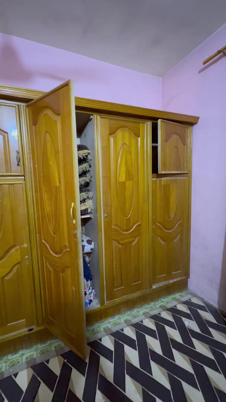 السلام عليكم غراض منزلية للبيع
طباخ  كريازي + تخم + كنتور 
عنوان بغداد مدينة الصدر
للاستفسار ***********
