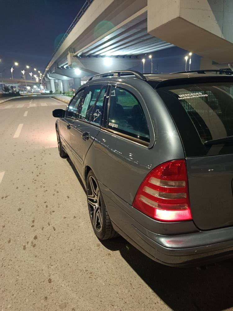 مرسيدس 2005 صالون محرك 4بستم اقتصادي سيارة جاهزة دعامية لدعامية فول مواصفات بدون ضرر صبغ جمالية شرط الكير والمحرك تبريد وتدفئة سنوية ورقم جديدة وبأسمي سعر 80 ومجال عنوان كركوك شوراو ***********.......***********0مامتواجد عال فيس شراي يخابر كركوك, العراق
