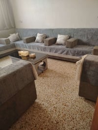 تخم • طاولة