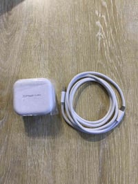 شاحنه 17 /16/15 برو ماكس  40 Wشحن سريع وشحنها مفول  ولكيبل كتان حاله ح...