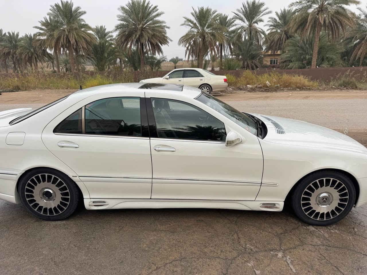 مارسدس s500 موديل 2001 مكينه 8 مصبوغه عام اثر جيلاتين مكفوله من الضربه تحويل مباشر باسمي السياره سنويه 30 تنتهي تبريد شغال سلايت ثلاجه تحكمات كهربائيات ع وضعهه باب قصير السياره واي استفسار حاضر *********** كربلاء, العراق
