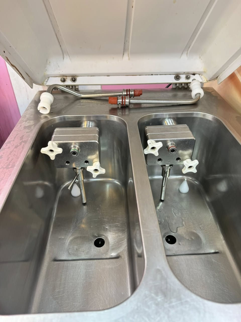 مكينة ايس كريم ايطالية مستخدمة 
السعر 45 ورقة بيها مجال بسيط  للاستفسار على الرقم 
***********
