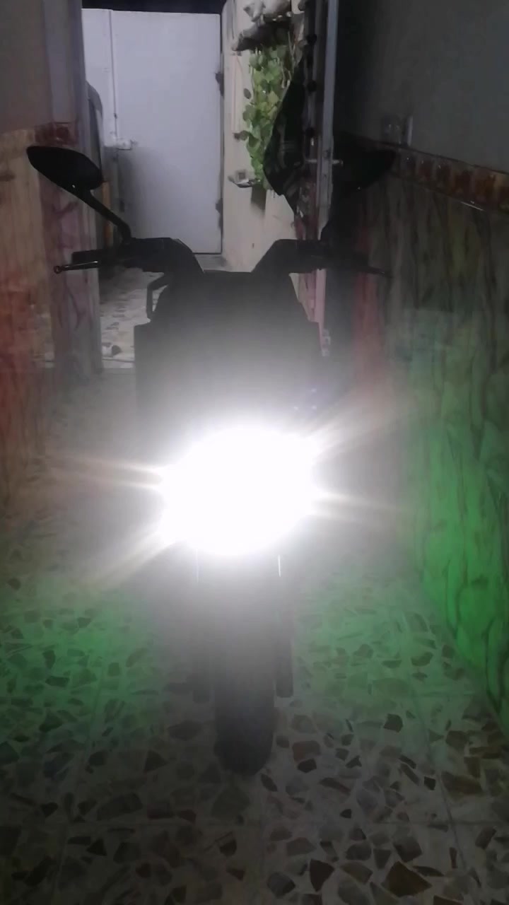 السلام عليكم عندي دراجة شحن للبيع جديده اخت الزيرو رقم الجوال *********** السعر ٧٥٠ وبيها مجال للعلم السعر في الشركه ١١٥٠ مليون وميه وخمسين في الصدرية وباقي التفاصيل في الصوره
