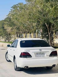 كراون • ٢٠٠٥ • ١٨٢٠٠٠