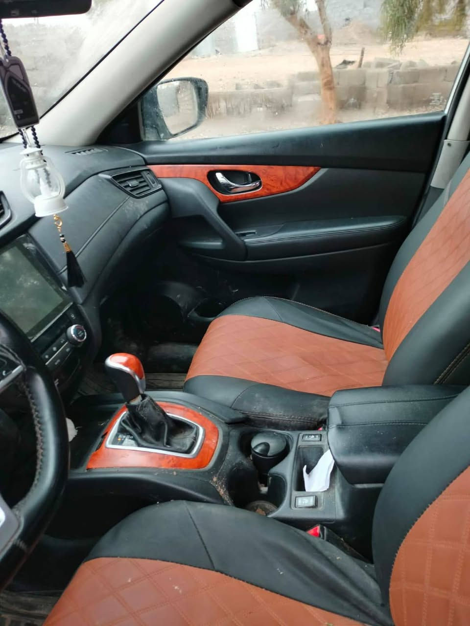 .السلام وعليكم نيسان روج موديل ١٩ فول بدون تنته اربع قطع بس انطيك حزامالسعر125 وبيه مجال حگ الجيه مو شراي لا تتصل***********
