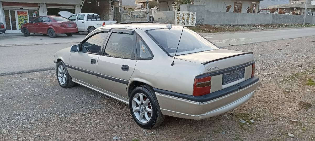 بەناوی خوای گەورە و میهرەبان 
ئۆپڵ ڤیکترا مەکینە 16قایش پان واتە پاوەر علوج مووسو بڕاوە بەشەرت لێدرانو دەعمی نیە گێڕو مەکینە بەشەرت کارەبای و توندوو تۆڵی بەشەرت ماڵەکە جوانە ماشاءاللە  نرخی 18گەڵاو محامەلە رانية, السليمانية


**إذا كنت صاحب هذا الإعلان وتريد حذفه لأي سبب، رجاءا أرسل رسالة إلى الدعم الفني**