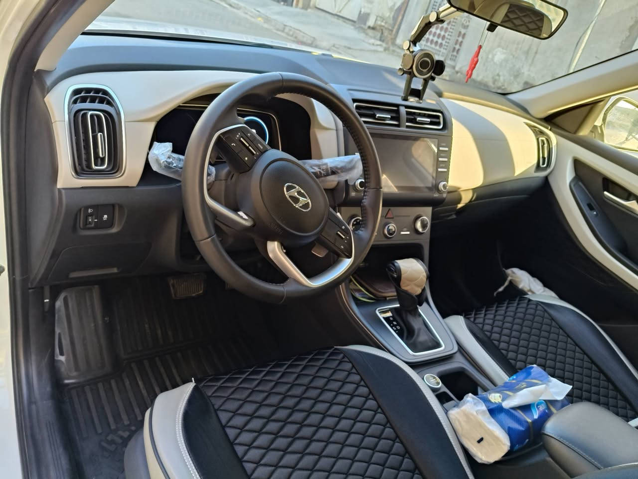 كريتا للبيع موديل 24 ماشية 6الاف مكفولة بغداد هزة جديدة تحويل ثاني يوم المواصفات
لانوراما
بصمة تشغيل عن بعد
مري شفط 
محرك 1500cc دبل نوزل 
شفتات سرعة 
وضعيات كير مود درايف
كير 8 نمر


**إذا كنت صاحب هذا الإعلان وتريد حذفه لأي سبب، رجاءا أرسل رسالة إلى الدعم الفني**