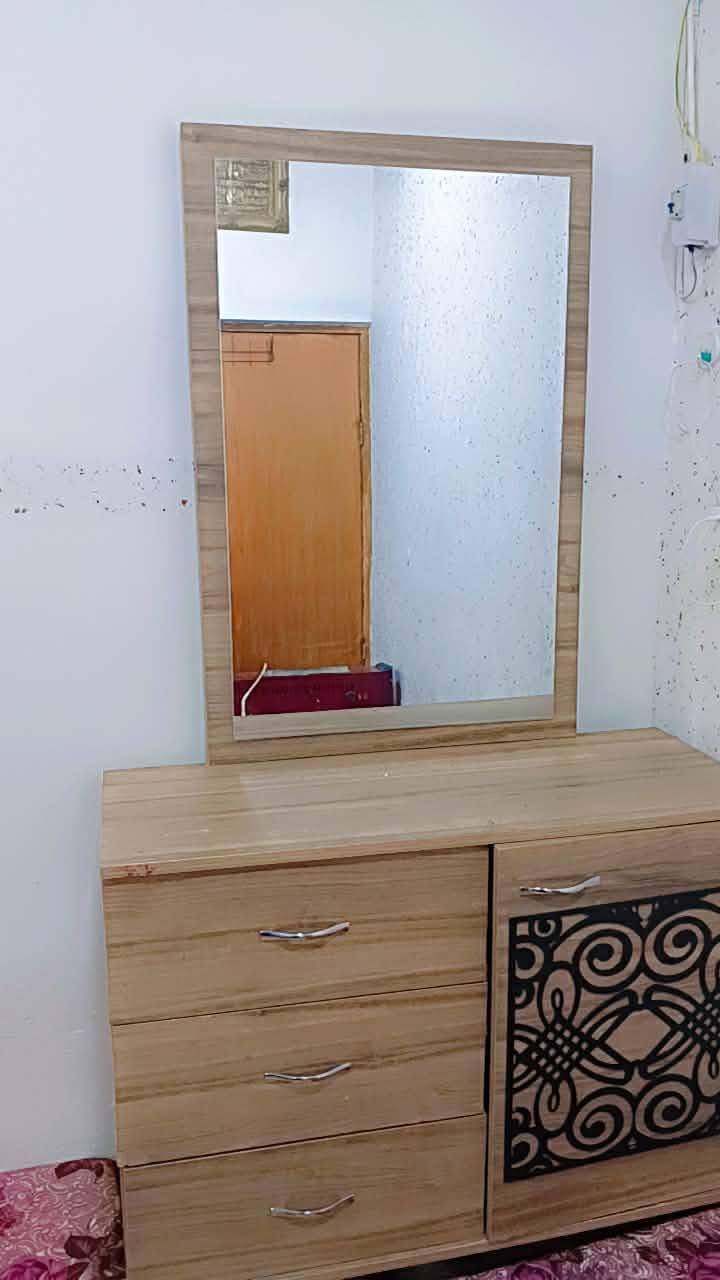 طخم نوم تركي نضيف للبيع سعر 225000 رقم تلفون ***********
