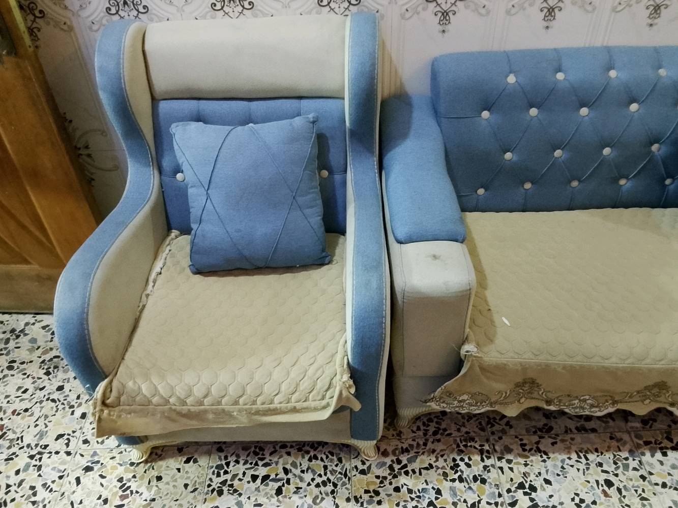 السلام عليكم تخم لبيع اصلي مو سوكي مع سيت طبلات السعر 750 بي مجال نظيف كلش مكان بغداد الكماليه ***********
