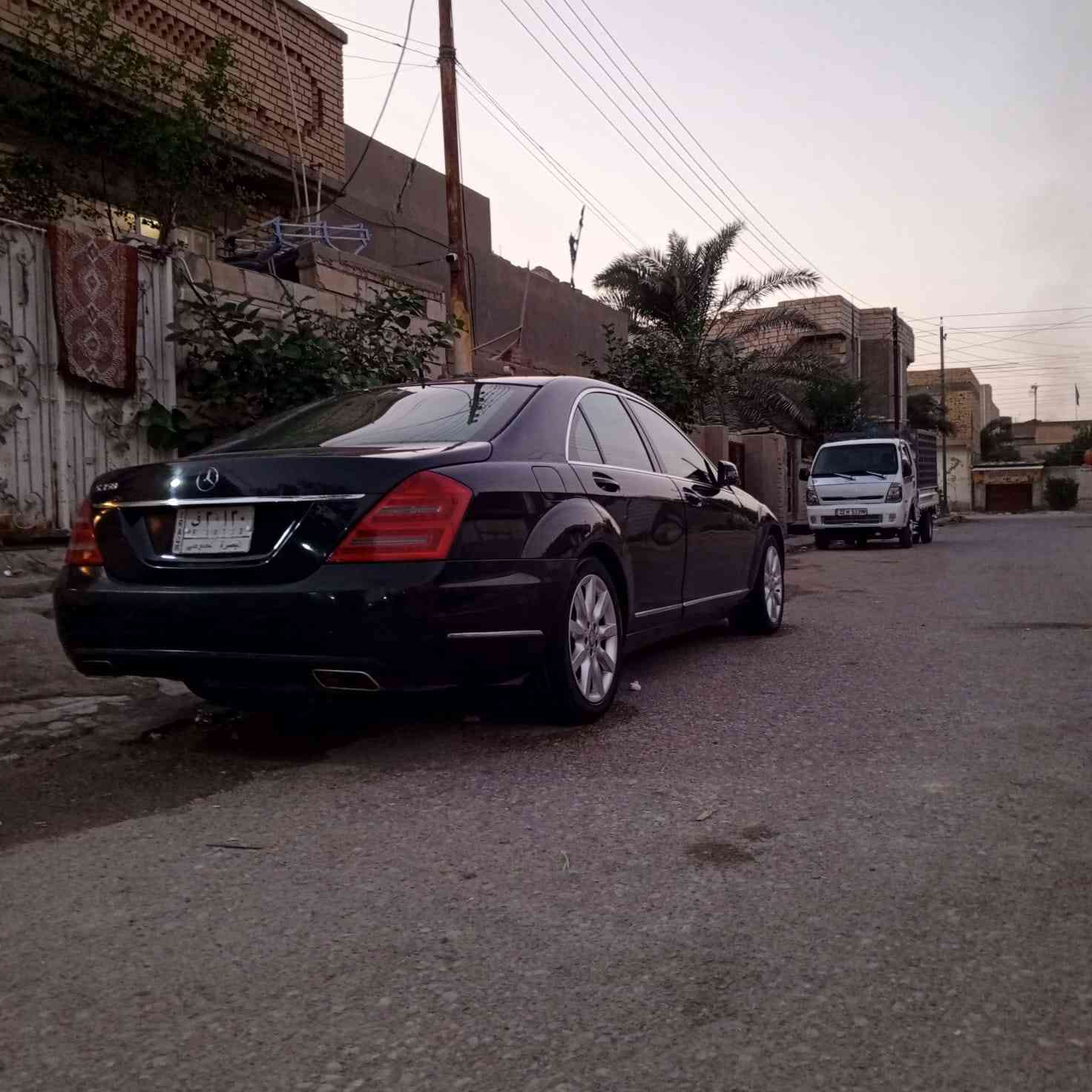 مارسيدس اس كلاس ٣٥٠ ستة سلندر المرغوب موديل ٢٠٠٩ وارد الماني فول مواصفات سيارة جاهزة كير مكينة حدادة تخم تاير ماتصرف ولادينار  موصفاتها بيها صبغ احزام جمالية وسونارها موجود اصفاح وقبق صندوك البنيد ممصبوغ
رادار
بوب شفط
فتحة
حساسات امامي خلفي
جوبلس تصعد وتنزل
بردات كهرباء
لايت زنون بلاد
ناظور ليلي
تحكم استيرن
٣ انظمة قيادة
زراك لايت
سيدي ٦ اقراص
شاشة
تدفئة تبريد بالكشن
سلايت طكتين
بردة خلفية
ثلاجة
بعد هواي بيها مواصفات ماتنعد والي جانيها يعرف مواصفاتها سيارة خير من الله 
بيع او مراوس وحسب القناعة 
السعر ١٧٥ سعرها جدا مناسب وتكدر اشوف المعروضات خواتها وتسئل عن الاسعار والي مايعجبة السعر يعبر المنشور جزاكم الله خير 
اخوان اني مكلف بالنشر وهذا رقم راعيها
رقم الهاتف ***********  . 
. 
. 
. البصرة, العراق
