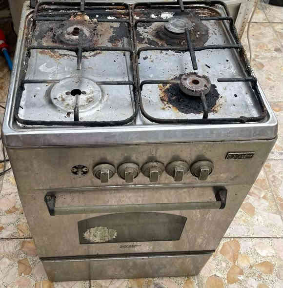 الاغراض للبيع المكان مشخاب
المكيف سعره ١٠٠ شغال ٢ طن 
الطباخ شغال حتى الفرن سعره ٤٠ 
السخان شغال هيتر جديد سعره ٤٥

للأستفسار اتصل ‏‪0782 780 9703‬‏
