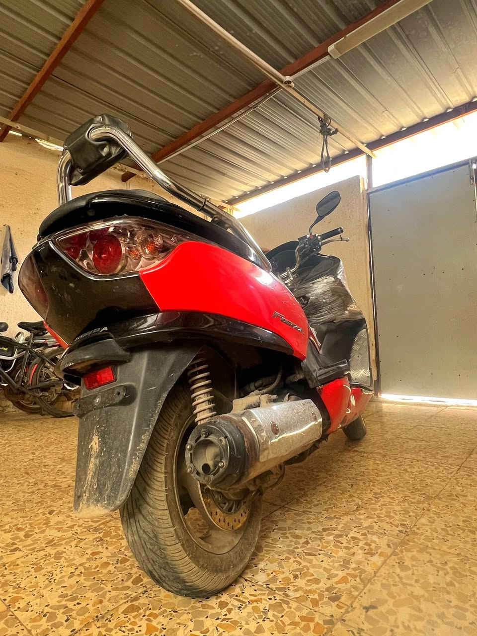 فورزه صفر 9 دراجه خير من الله كهربائيات شغاله مكينه مامفتوحه فقط كانت دراجه مزوده وشلنه تزويد ابريكات جديده  الكير ملغي السعر مليون و100 وبيه مجال. او مرواس  مكاني البصرة.  وهذا رقمي.  ***********
