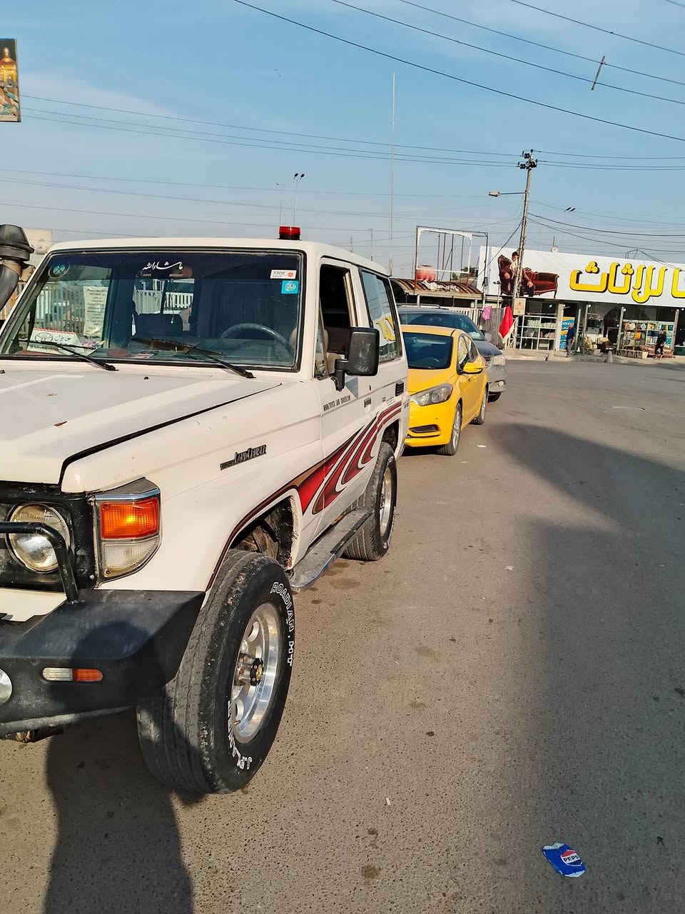 لاندكروزر ربع فور ويل يشك الكاع محرك 6 بلاد سياره جاهزه من كلشي كير عادي عنوان بغداد *********** ///1984 موديل
