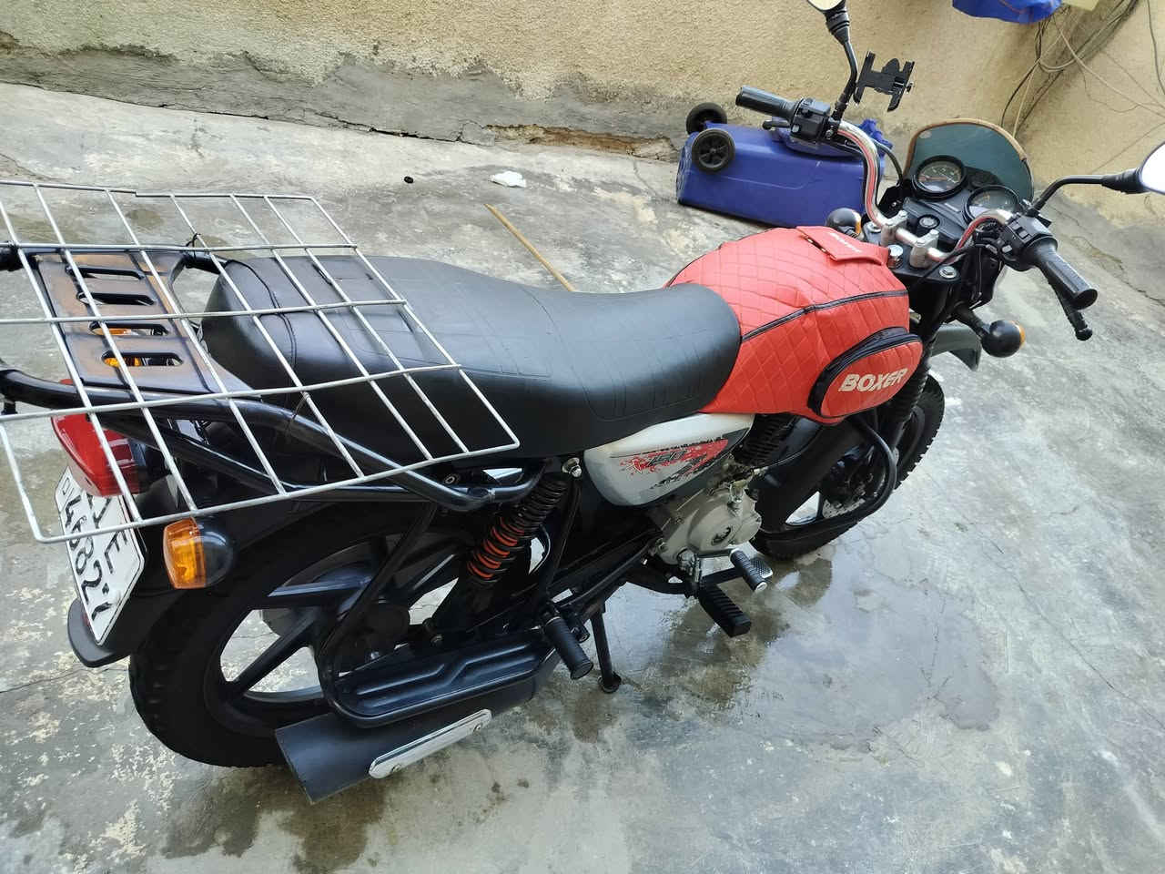 السلام عليكم دراجة بوكسر للبيع موديل 23 مكفولة كفالة عامة مرقم بغداد بأسمي مكاني المشتل
2600 قفل 
***********
